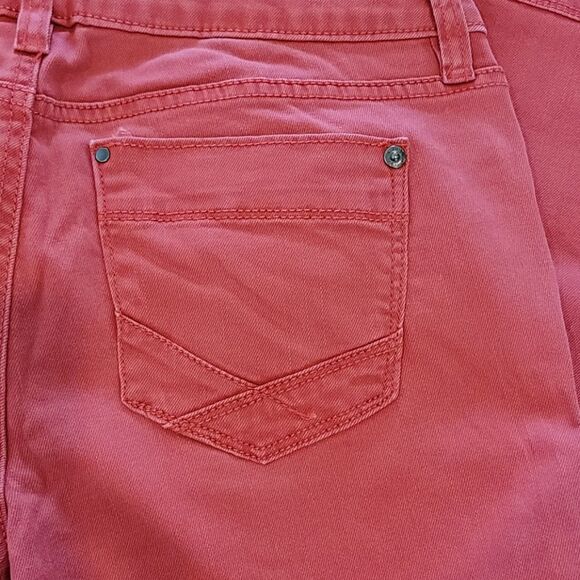 NWOT: Apt. 9 capris size 6 - Picture 12 of 15